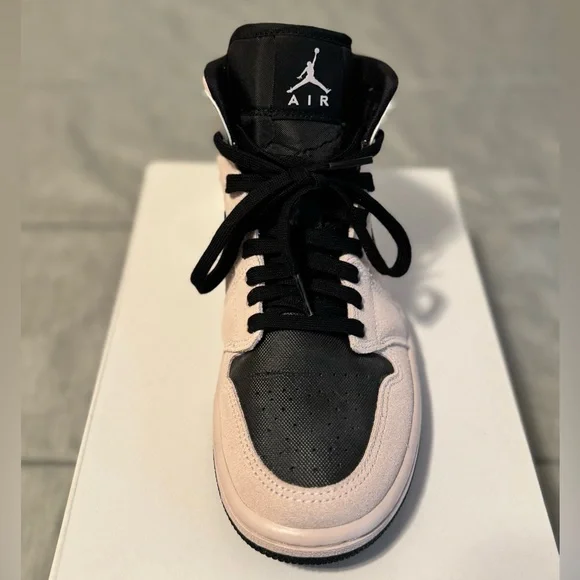 2020 RELEASE 7.5 Air Jordan 1 Mid Dirty Powder Iridescent! - Picture 8 of 12